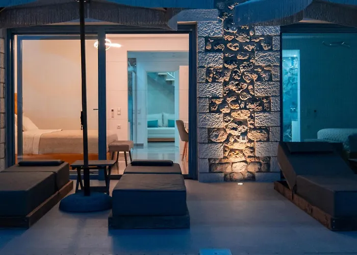 Goldeneye Luxury Villas