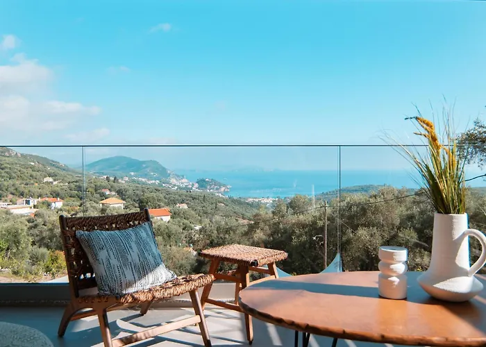 Goldeneye Luxury Villas