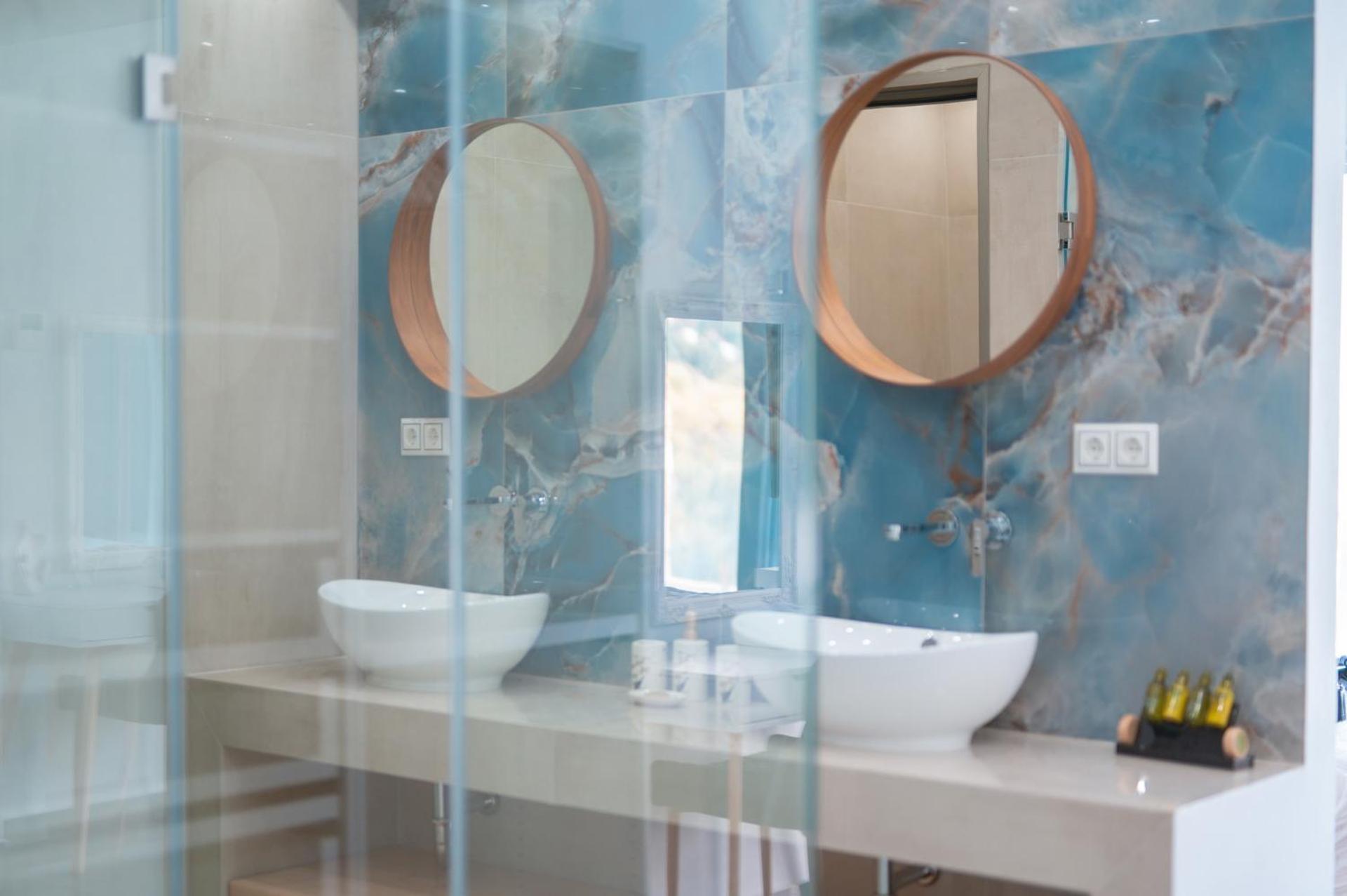 Goldeneye Luxury Vila