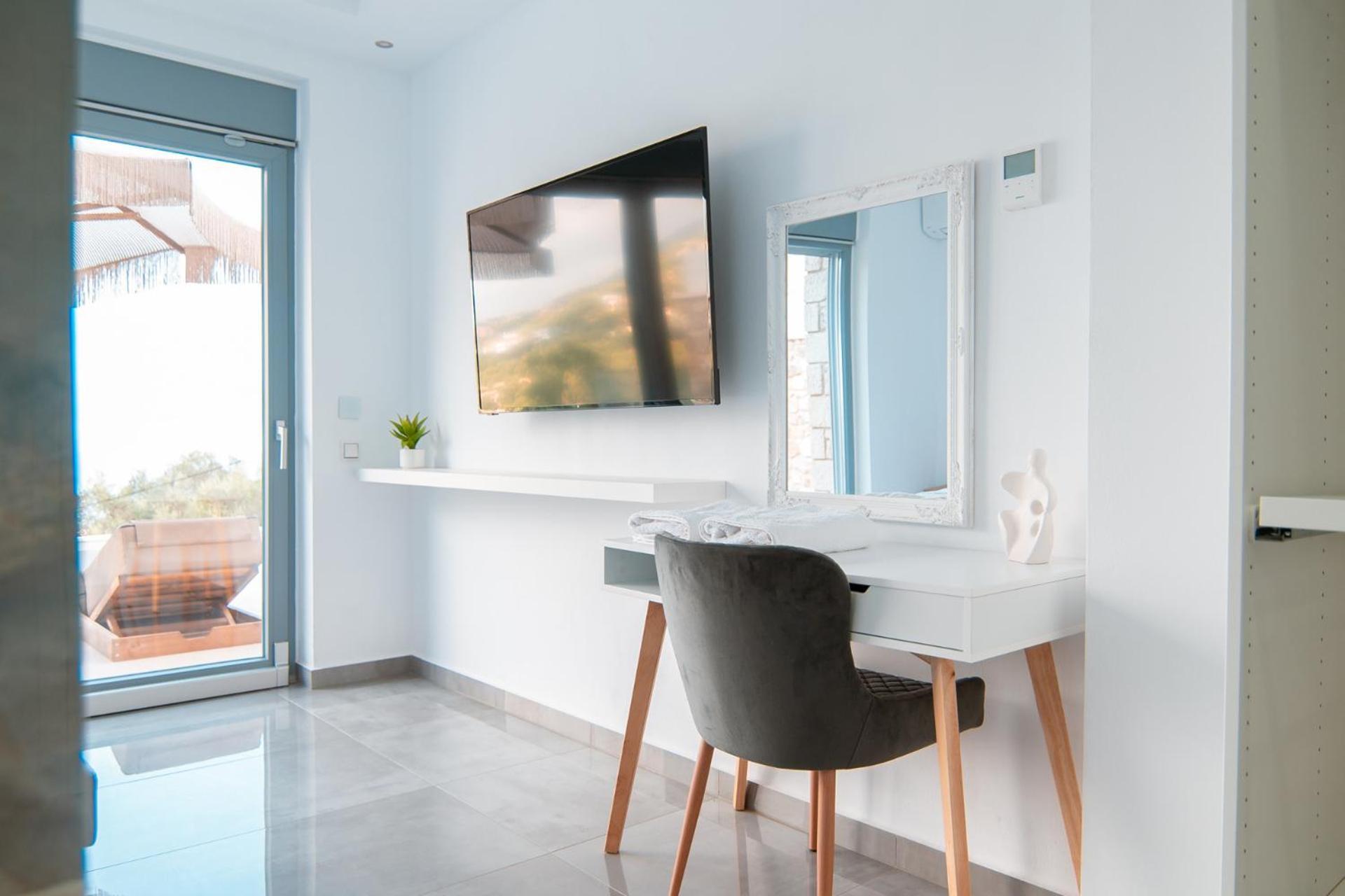 Goldeneye Luxury Villa Parga
