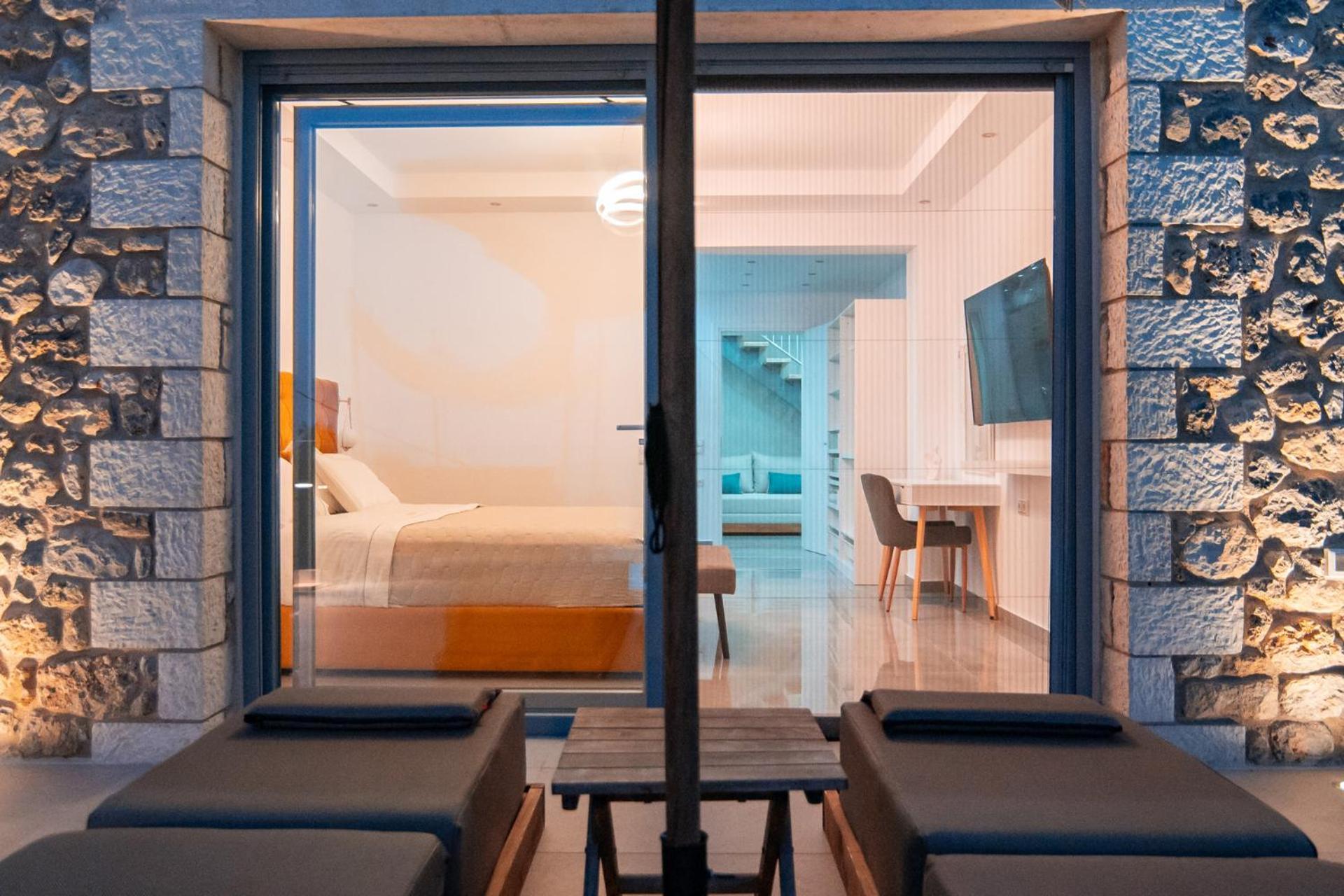 Goldeneye Luxury *